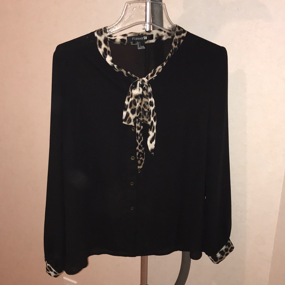 Forever 21 bow tie button down blouse size L
